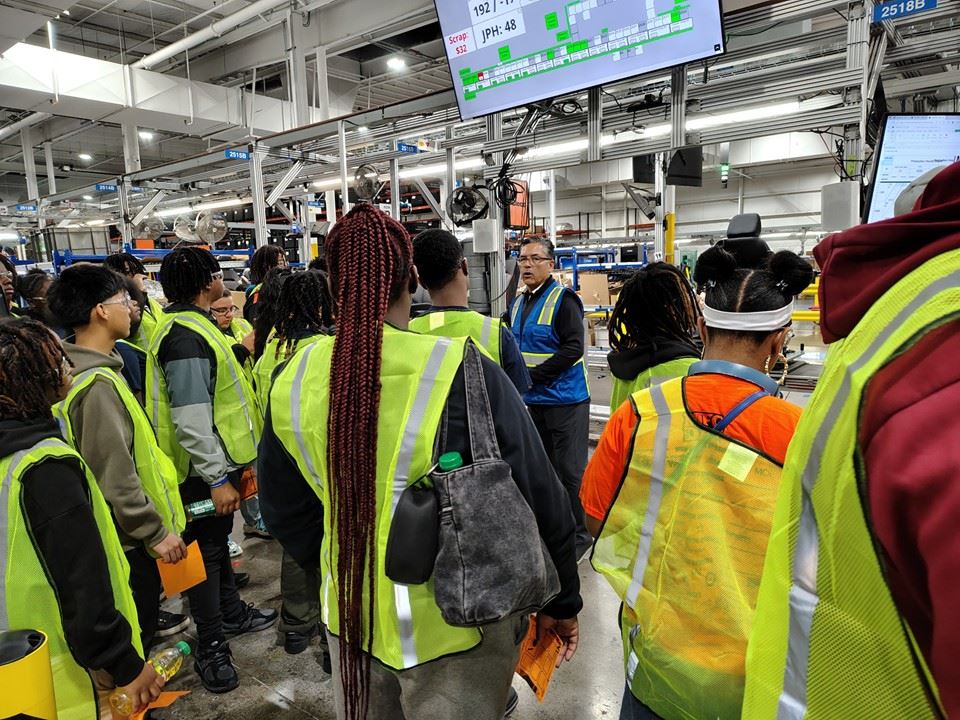  Student tour Facility of LM Manufactuing